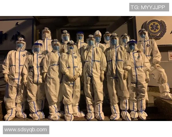 新冠肺炎期间足球明星的抗疫故事与坚韧精神展现